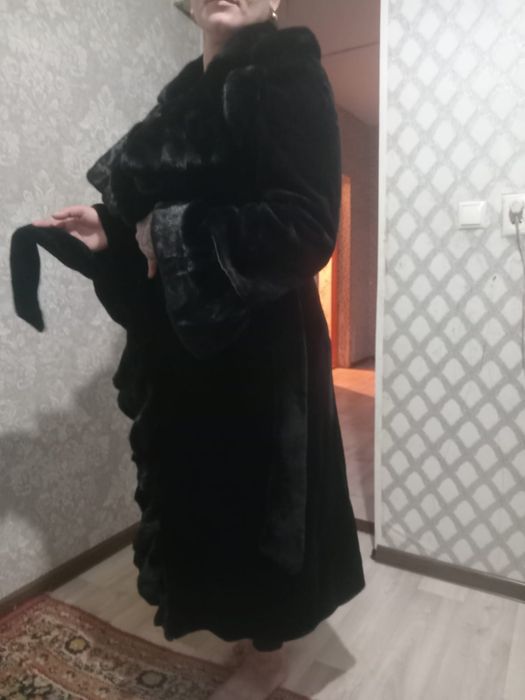 Продам норкувую шубу срочно!!!