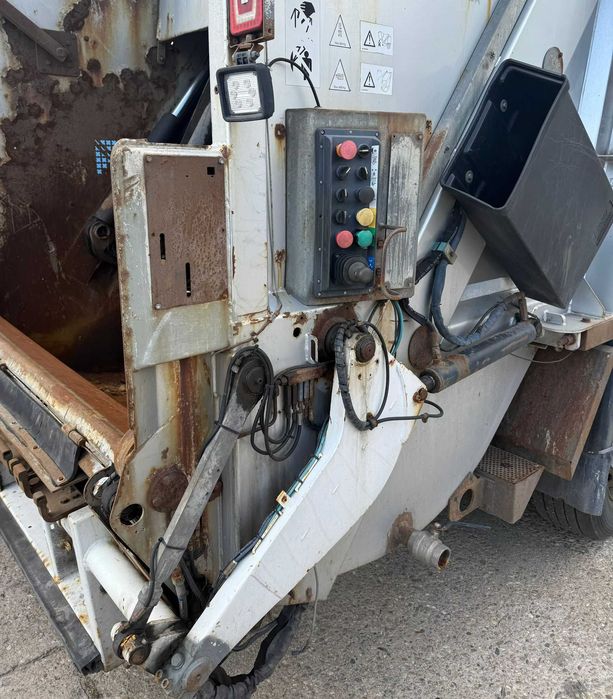 Scania P280PD 6x2 - masina de gunoi