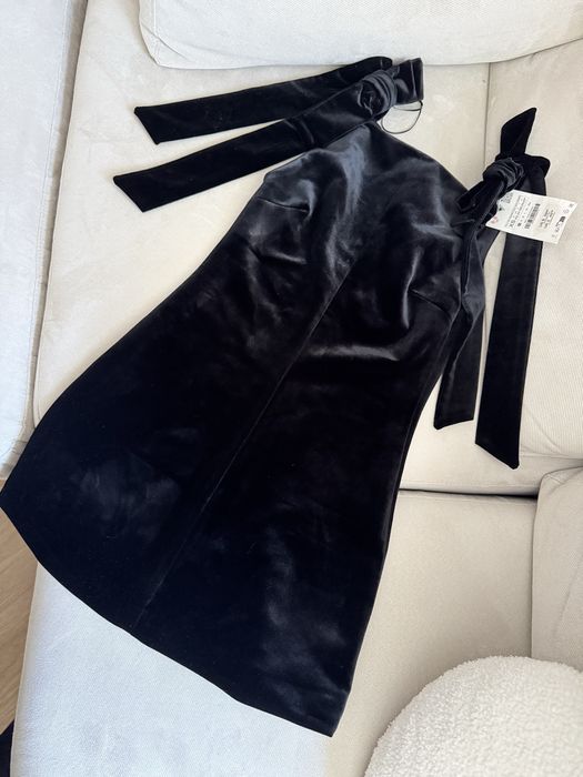 Черна рокля Zara