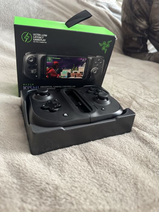 Razer Kishi – controller gaming pentru telefon