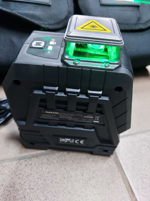 Nivela laser cu lumina verde