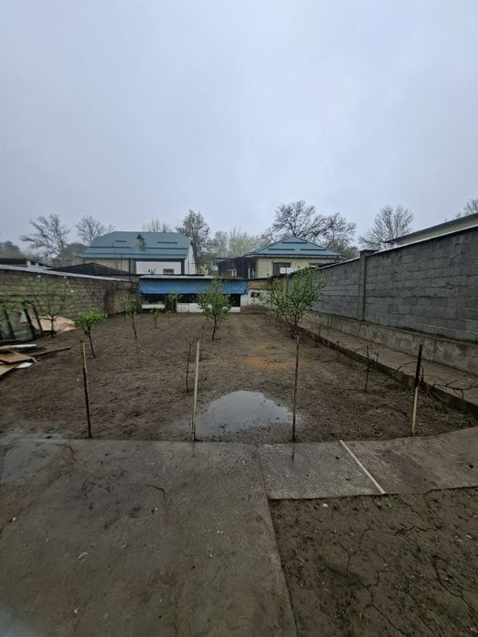 Ангрен шахар 6/4 дахада 2 каватли котеж  сотилади