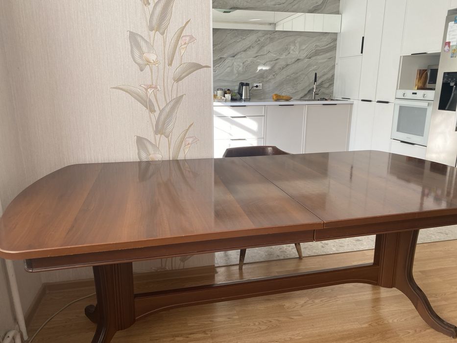 Продам стол  б/у