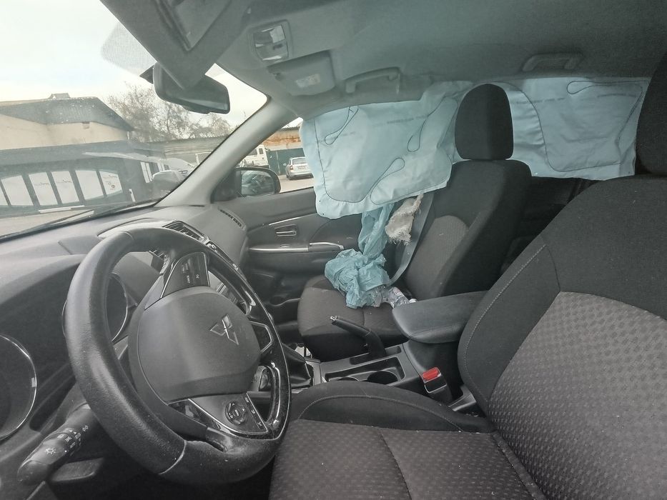 Mitsubishi ASX Diamond на части