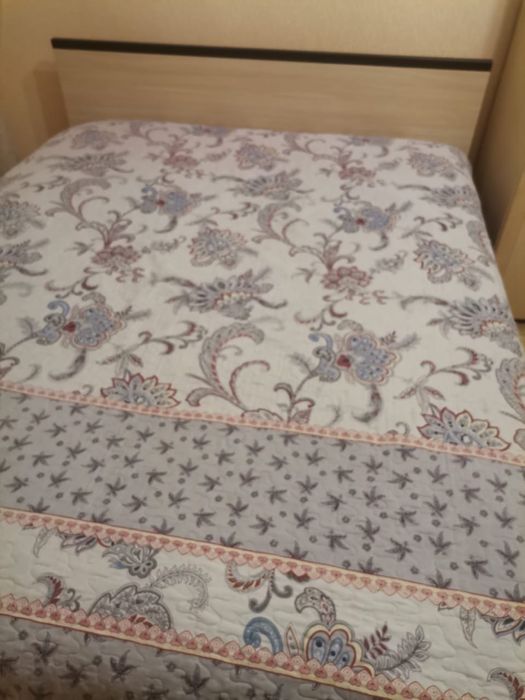 Продам двуспальную кровать