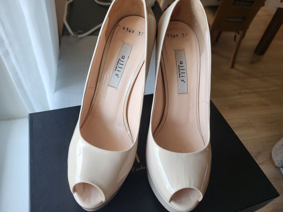 Официални обувки естествена лачена кожа, с висок ток, 37 номер