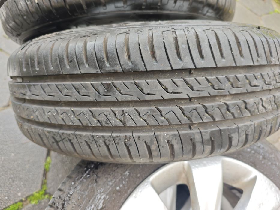 Джанти 15ки 4х100 с летни гуми Barum 185/65/15