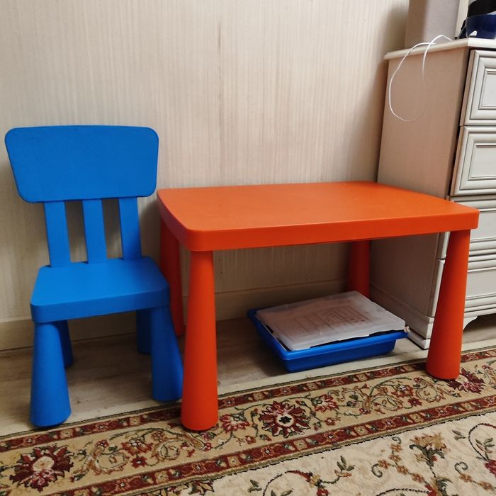Детский стол и стул икеа