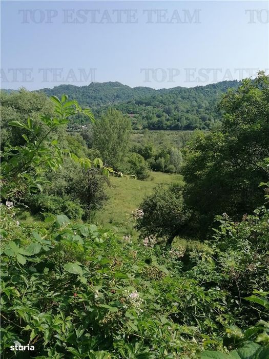 Teren 11230 m.p.  + Conac - necesita renovare