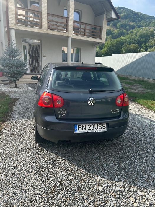 autoturism vw golf 5