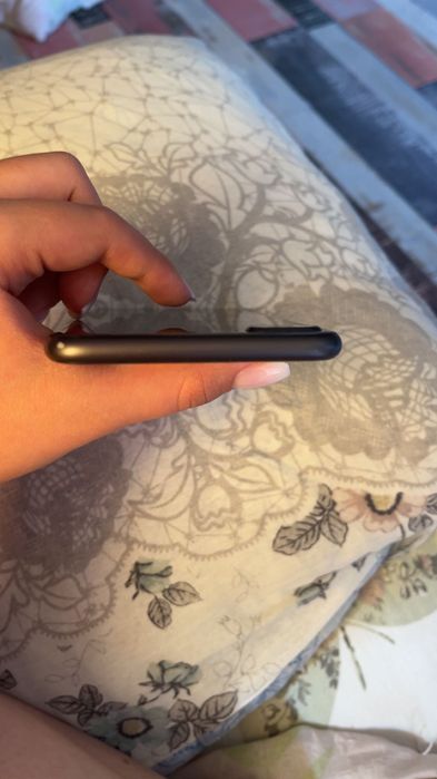 Продавам iPhone 8 Plus 256GB в черен цвят много добро състояние и напълно работещ телефон.