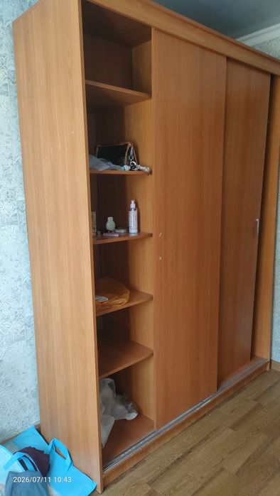 Комнатные.  шкаф