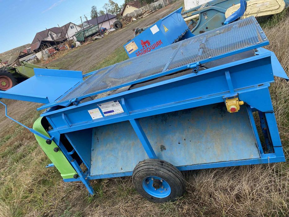 Masina de curatat frunze ceapa