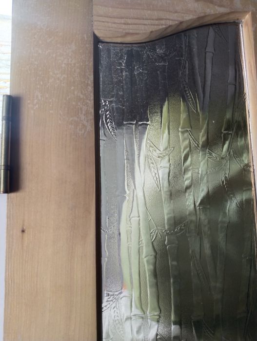 Продам деревянную дверь