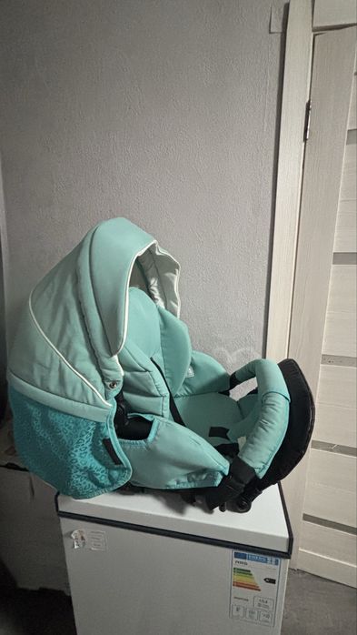 Продам коляску 2 в 1