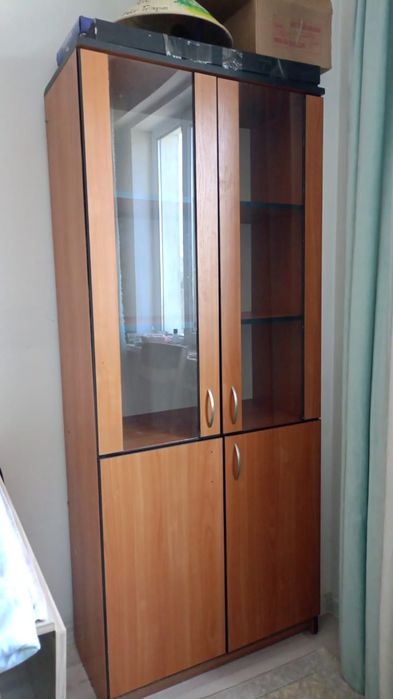 Продаётся срочно б/у диваны и шкаф