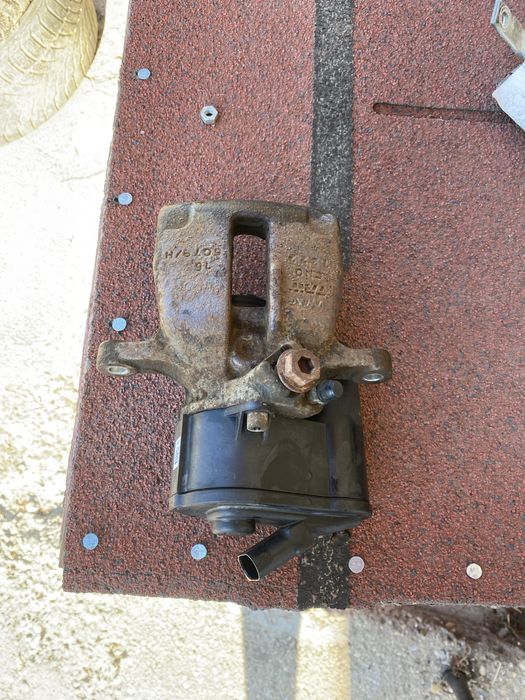 Etrier stanga spate vw tiguan