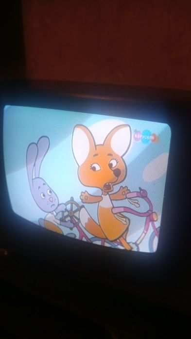 Продается рабочий телевизор  Филлипс  и DVD