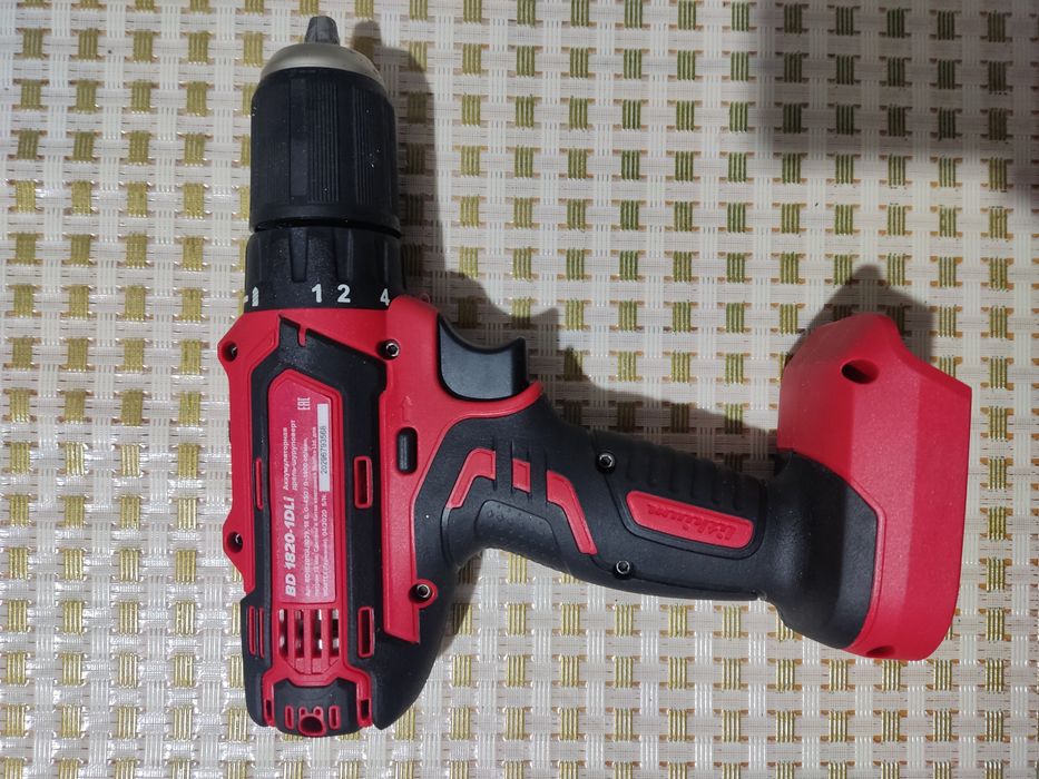 Шуруповёрт аккумуляторный Wortex BD 1820