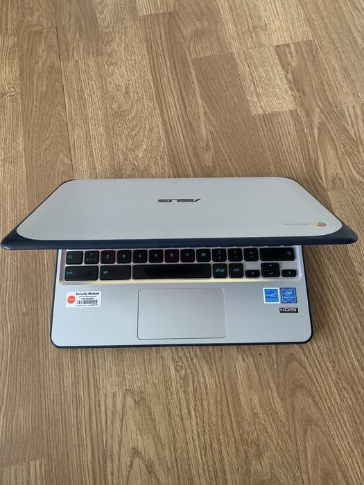 Laptop Asus Slim CheomeOs,Display 12 inch,4gb ram,baterie buna cu inca