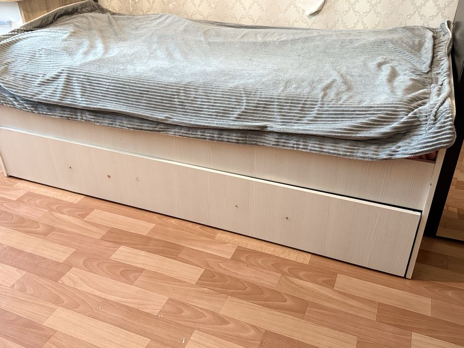 Продам двухъярусную кровать