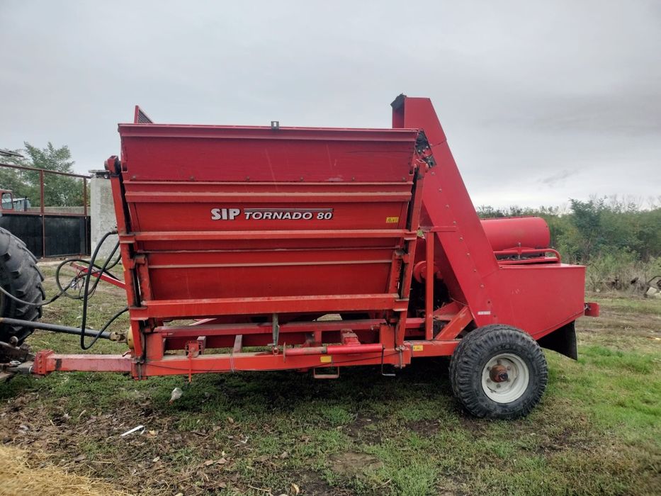 Culegător de porumb SIP Tornado 80