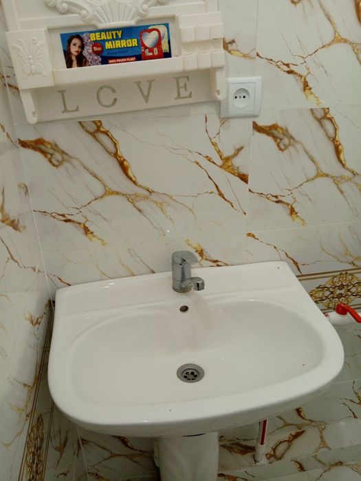 Ижарага берилади 2 хонали дом Хамро Бобо туйхона оркасида жойлашган .