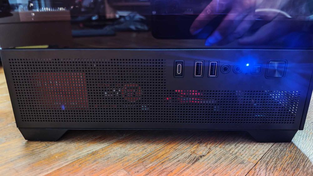 Продавам геймърски компютър RYZEN 5 3600 16GB 1070TI 250GB 1TB