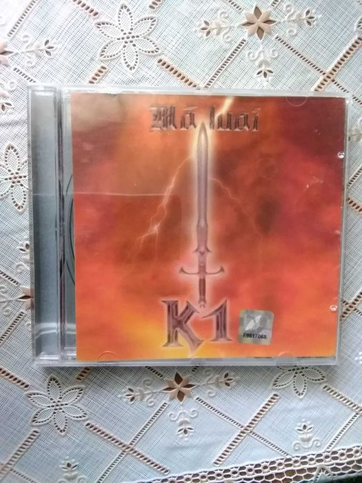 De vânzare CD -uri originale cu muzică.