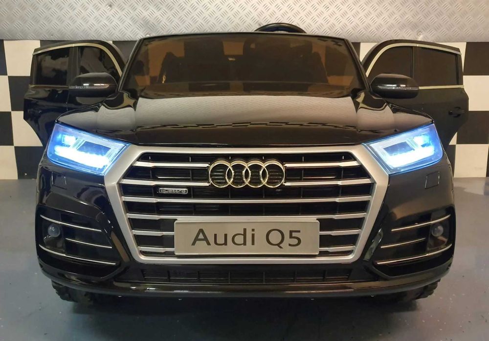 Акумулаторен Двуместна джип Audi Q5 4X4 24V батерия,MP4