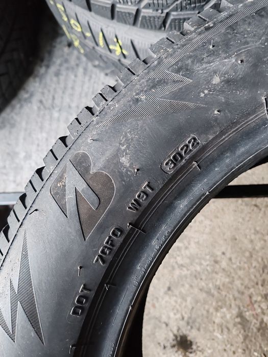 1 anvelopa 235 55 19