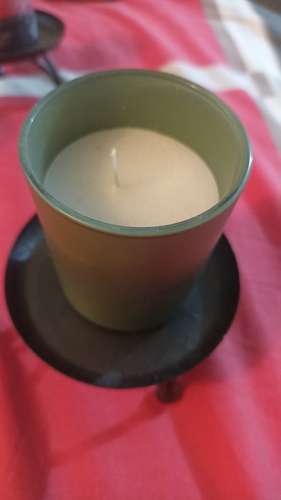 Aranjament floral și lumânări