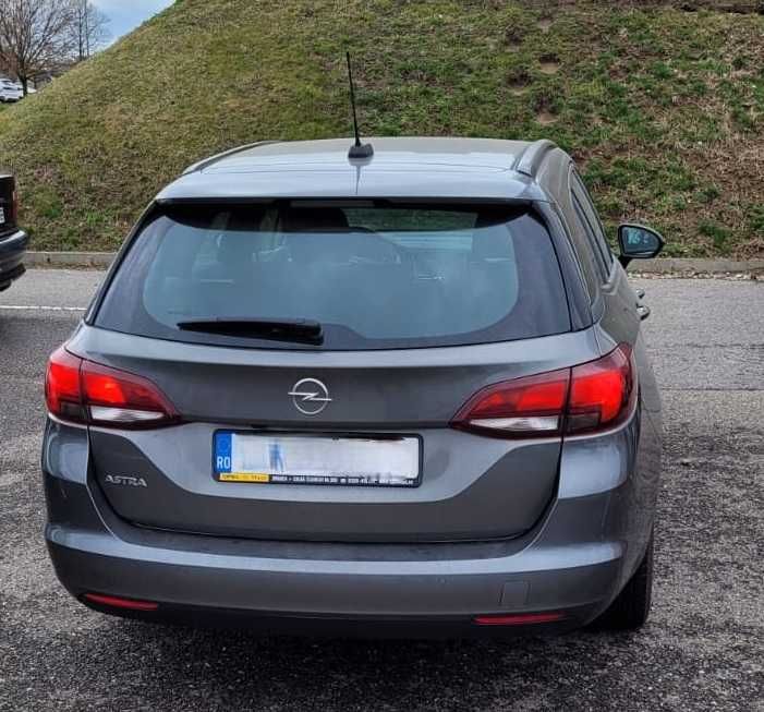 Opel Astra Sports Tourer 2020 culoare gri, AC Break, 1,2l, benzina