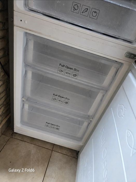 Frigider samsung
