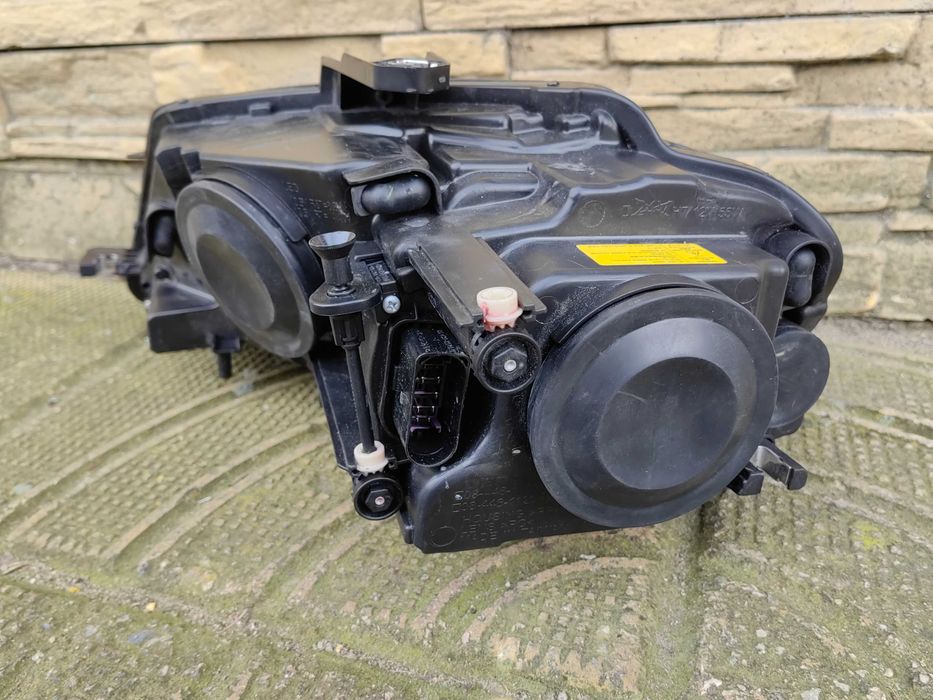 Фар Audi A3 8P Bi-Xenon LED десен / Фар Ауди А3 8П Ксенон НОВ