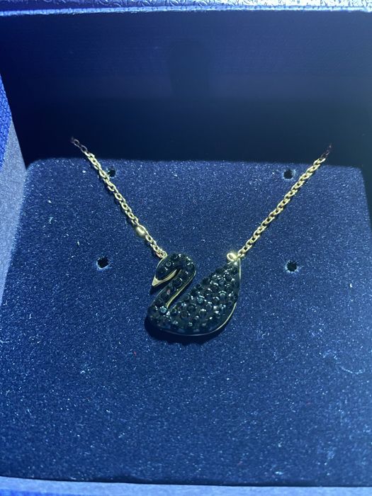 Lantisor / Colier / Pandantiv Swarovski Swan Black