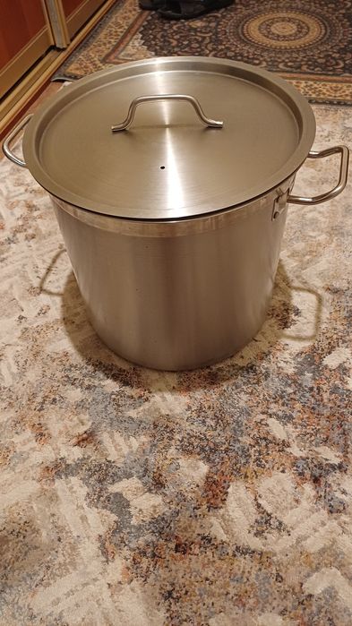 Продается большая кастрюля