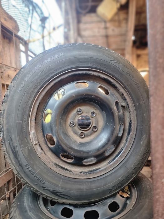 Vând set Anvelope + Jante 5x100 cu anvelope 195/65/R15