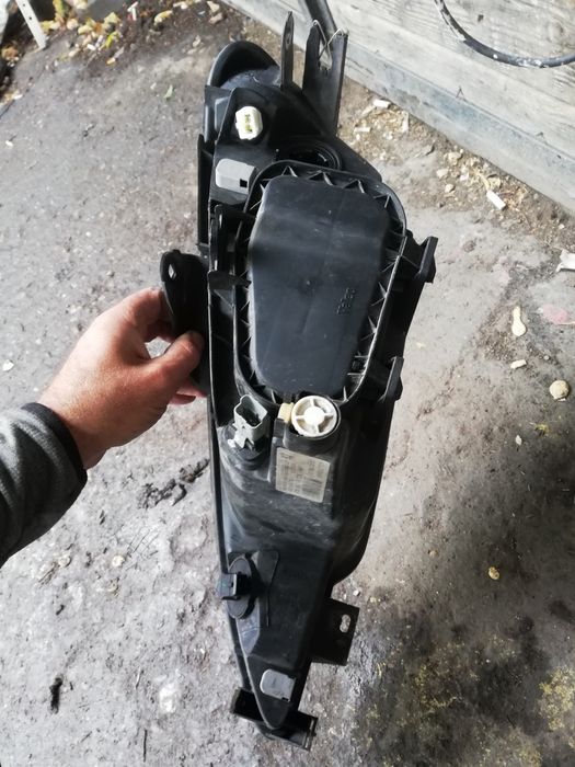 Десен фар за пежо 206 феислифт