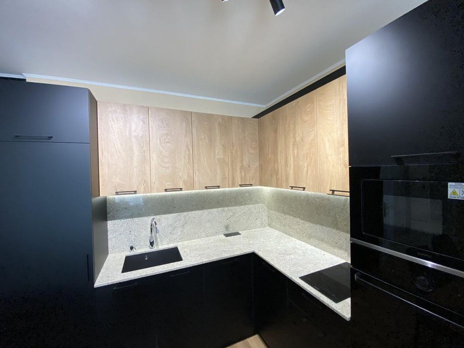 Дава се под наем Тристаен апартамент в Варна, Бриз - 95 кв.м за 1100 € - Снимка #3