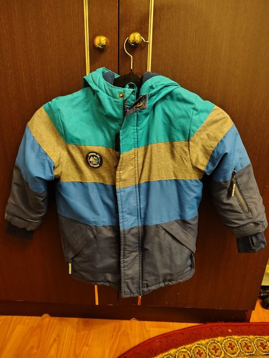 Geaca albastra de iarna