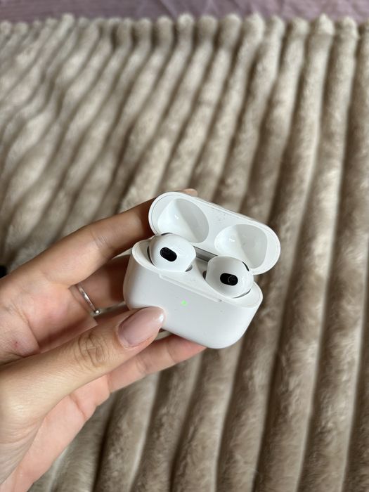 iPhone 13 Pro & AirPods 3rd generation bundle