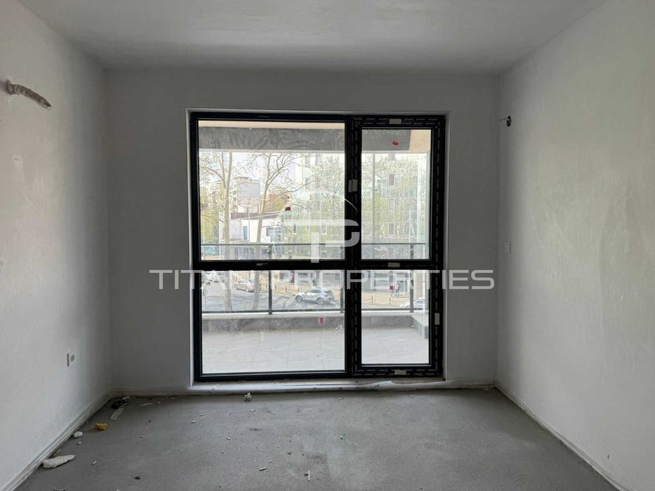 Продава се Тристаен апартамент в Пловдив, Тракия - 106 кв.м за 741 €/кв.м - Снимка #2