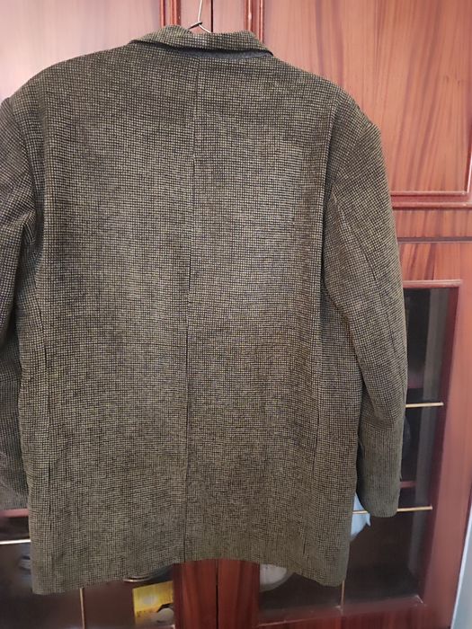 Продается мужской пиджак и безрукавка.