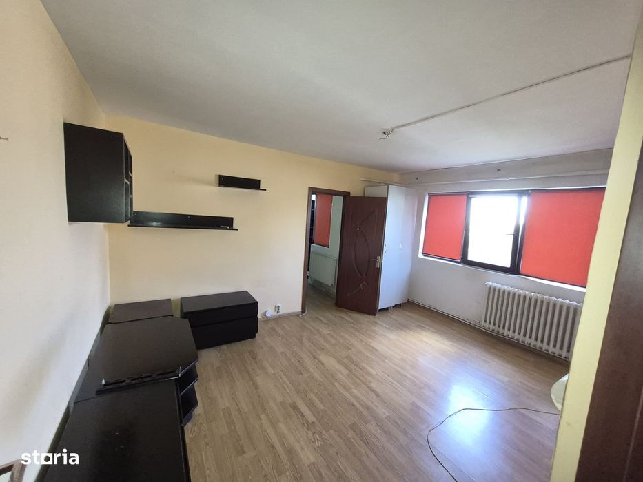 Apartament cu 2 camere nedecomandat zona Mircea cel Bătrân  fără risc