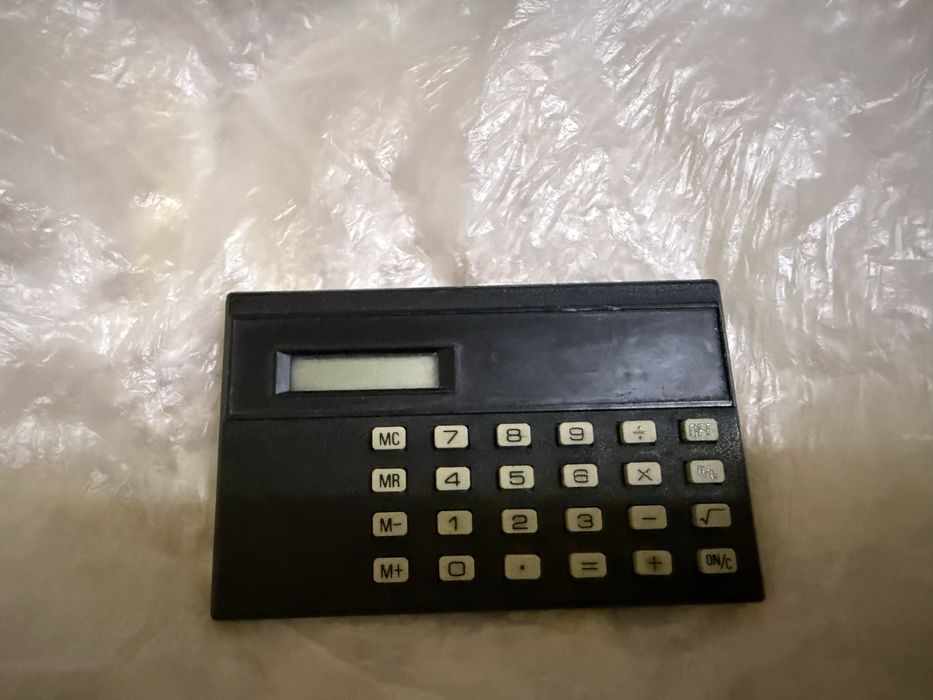 Продаются калькуляторы.