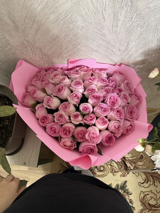 51 роза 10000 тг