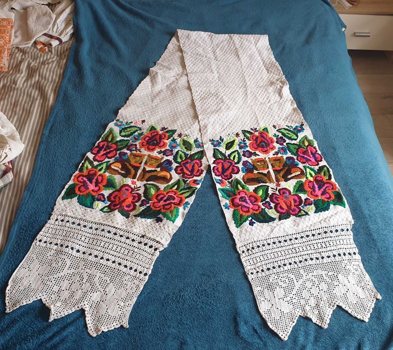 Stergar  tradițional  mare cu motive maramuresene, vintage Maramures brodat manual