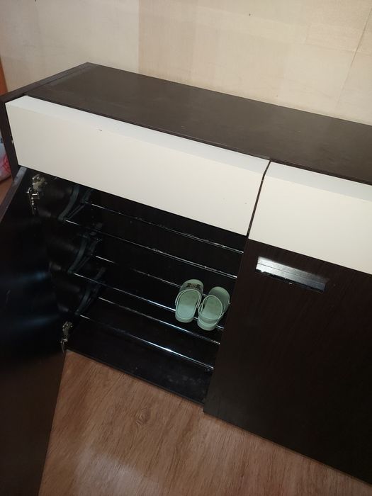 Продаю б/у  обувницу- комод