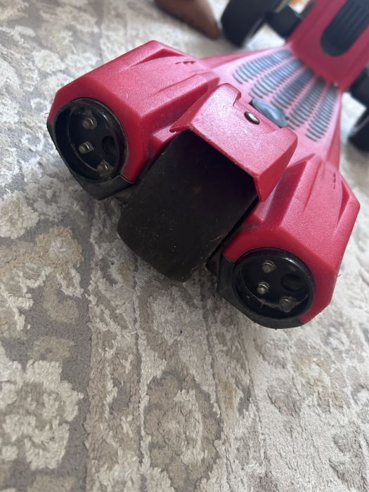 Самокат с дымом с музыкой +с блютузом